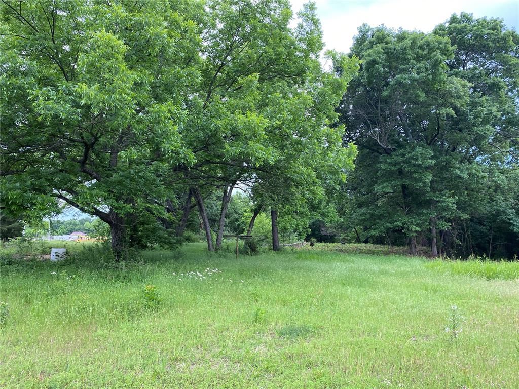 Image 7 of property listing at 2385 HWY 75, Wetumka, OK 74883