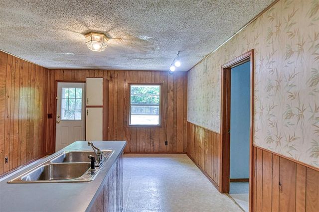412 Moiselle Street, Midwest City, OK 73110