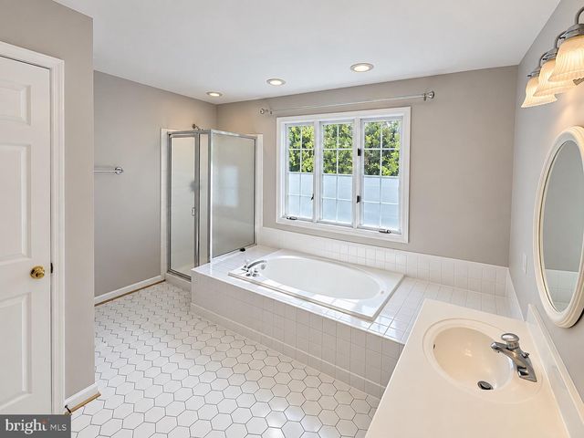 6503 SUSAN BARKLEY CT, Alexandria, VA 22315