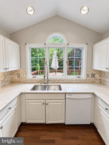 6503 SUSAN BARKLEY CT, Alexandria, VA 22315