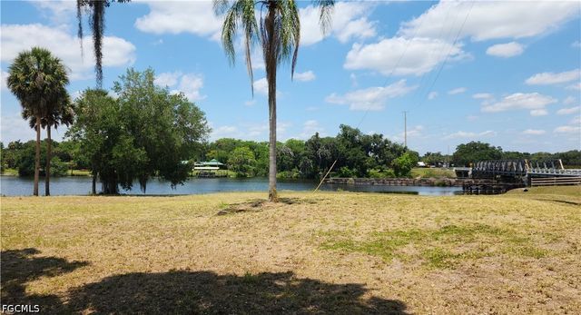75 Ft Denaud Bridge WAY, Labelle, FL 33935