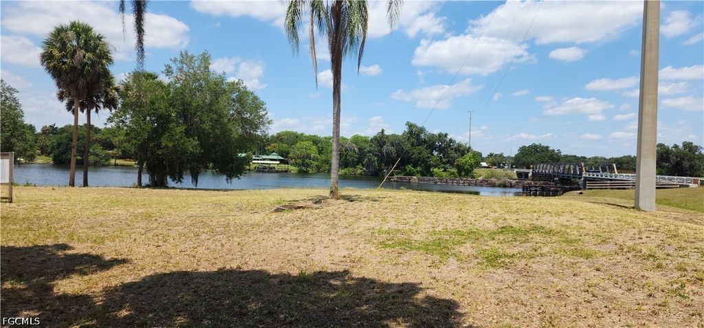 75 Ft Denaud Bridge WAY, Labelle, FL 33935