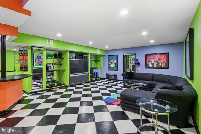 2 EQUESTRIAN LN, Cherry Hill, NJ 08003
