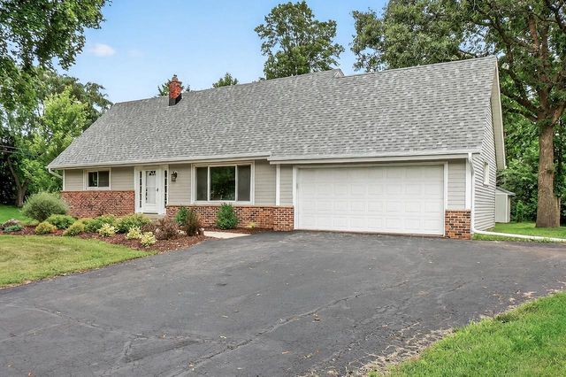 2670 Harmony CIRCLE, Brookfield, WI 53045