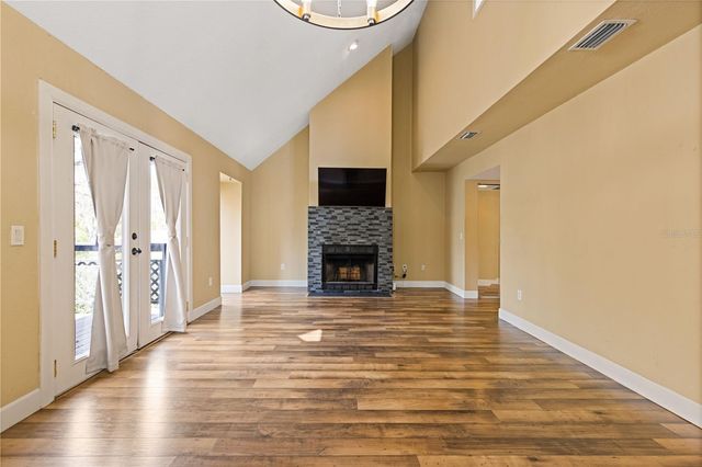 1621 NE 2ND STREET 302, Ocala, FL 34470