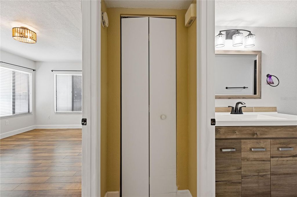 Image 13 of property listing at 1621 NE 2ND STREET 302, Ocala, FL 34470