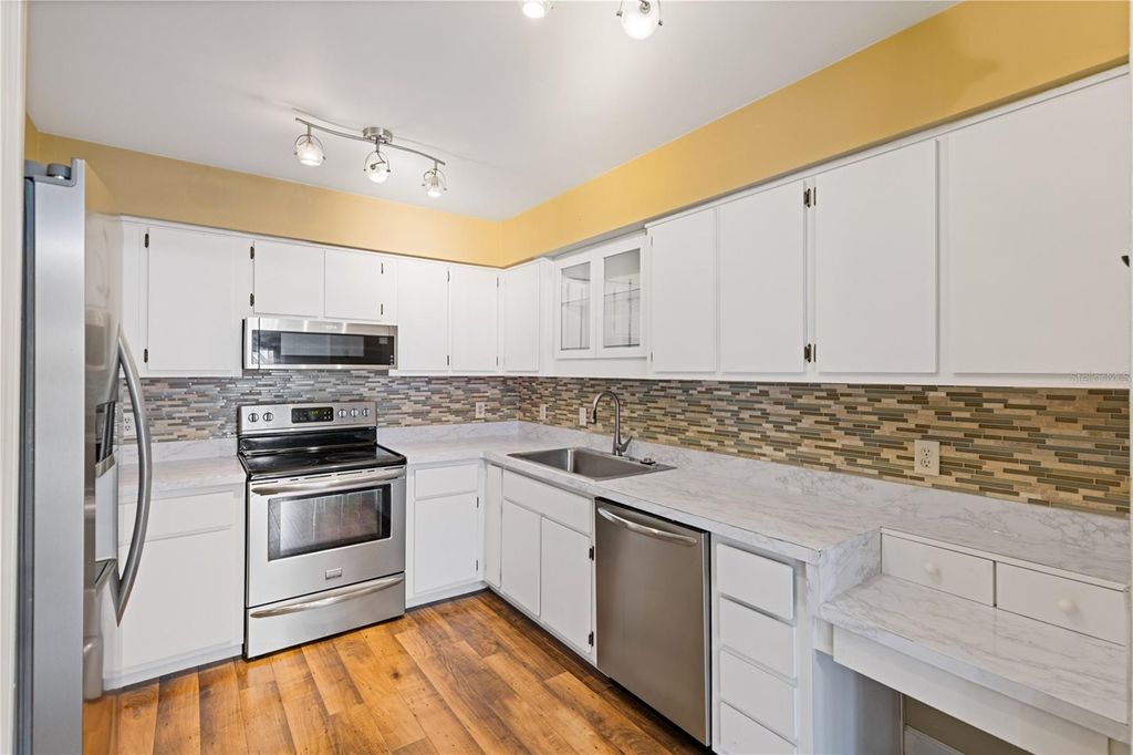 Image 18 of property listing at 1621 NE 2ND STREET 302, Ocala, FL 34470