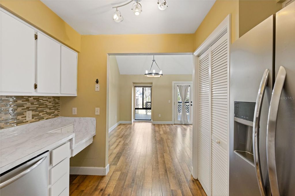 Image 20 of property listing at 1621 NE 2ND STREET 302, Ocala, FL 34470