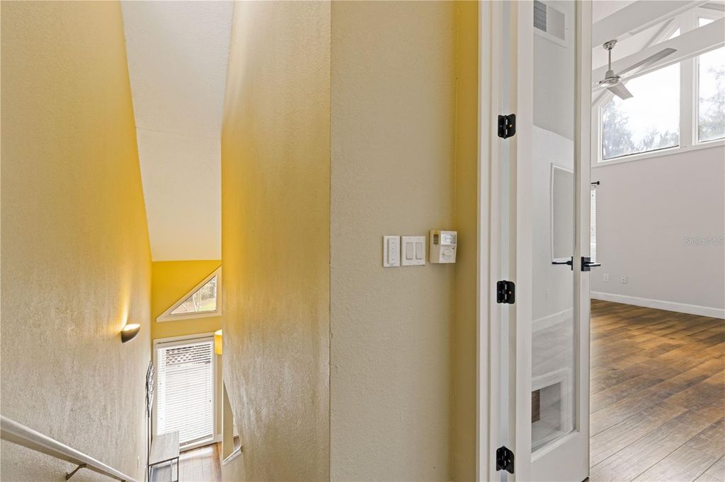 Image 24 of property listing at 1621 NE 2ND STREET 302, Ocala, FL 34470