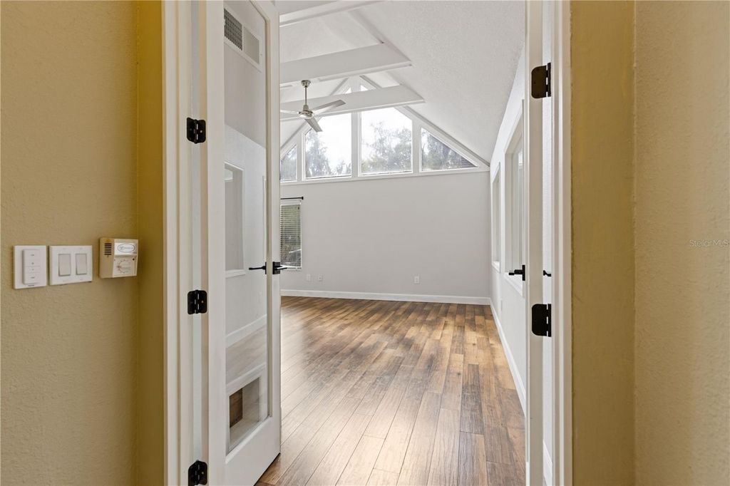 Image 25 of property listing at 1621 NE 2ND STREET 302, Ocala, FL 34470