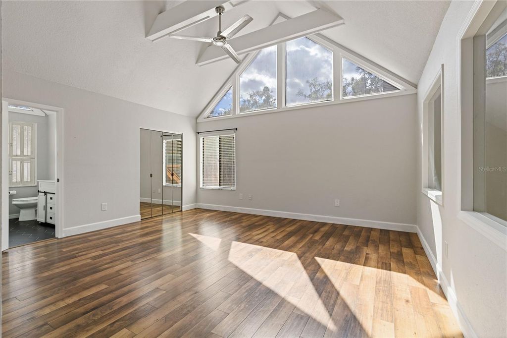 Image 27 of property listing at 1621 NE 2ND STREET 302, Ocala, FL 34470