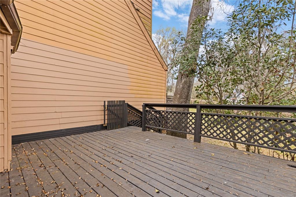 Image 37 of property listing at 1621 NE 2ND STREET 302, Ocala, FL 34470