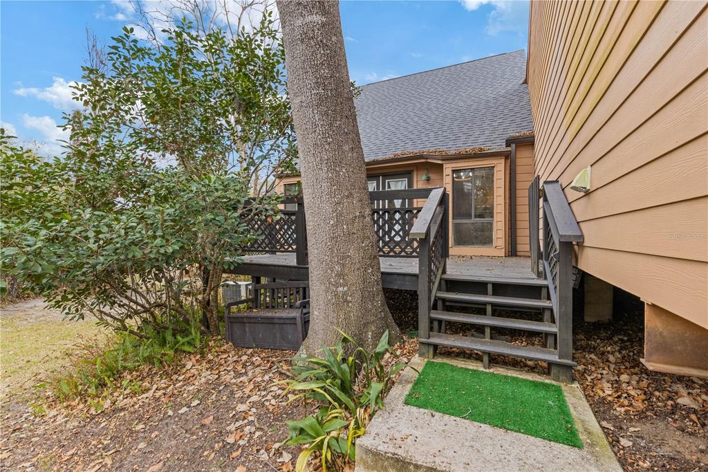 Image 40 of property listing at 1621 NE 2ND STREET 302, Ocala, FL 34470