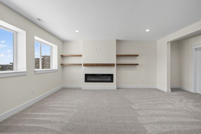 5557 165th Street, Urbandale, IA 50323