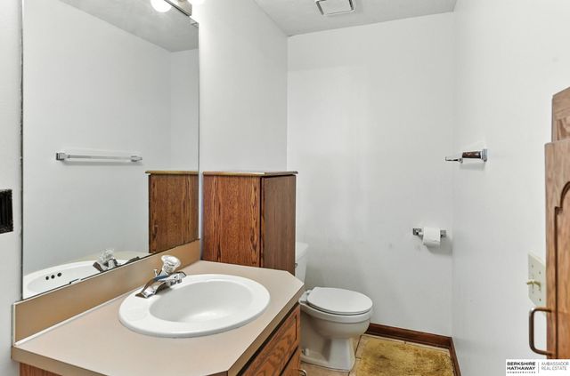 14010 S 35 Street, Bellevue, NE 68123