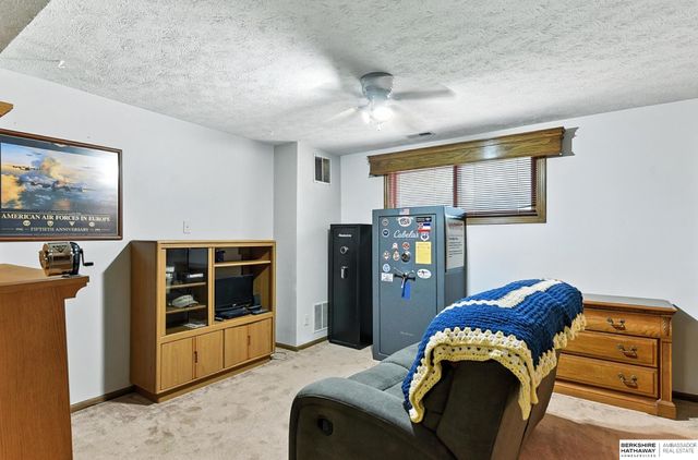 14010 S 35 Street, Bellevue, NE 68123