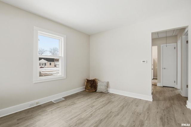 2639 Whitewood Ave Avenue, Davenport, IA 52802