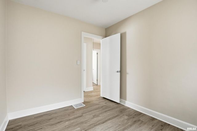 2639 Whitewood Ave Avenue, Davenport, IA 52802