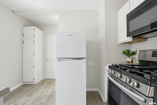 2639 Whitewood Ave Avenue, Davenport, IA 52802