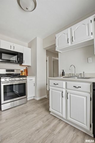 2639 Whitewood Ave Avenue, Davenport, IA 52802