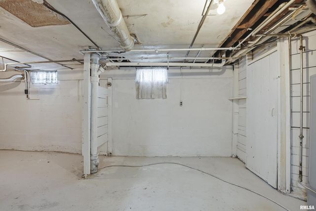 2639 Whitewood Ave Avenue, Davenport, IA 52802