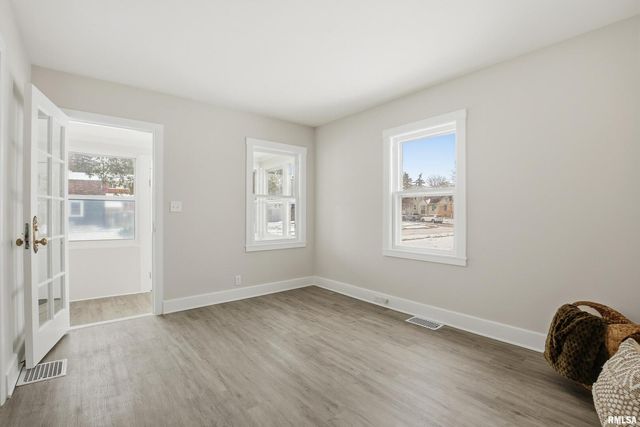 2639 Whitewood Ave Avenue, Davenport, IA 52802