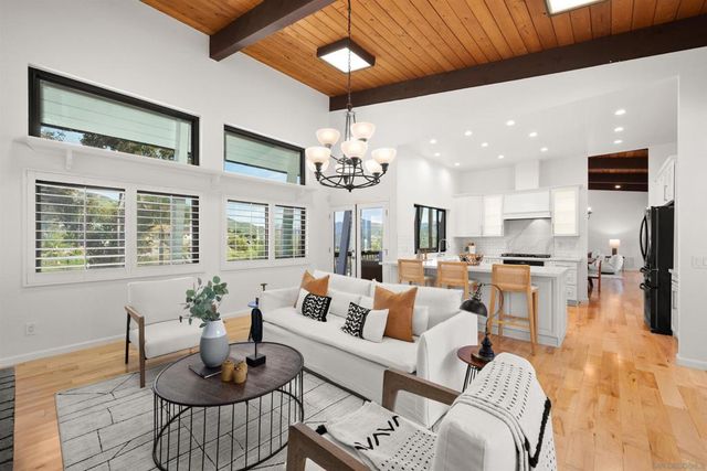 752 Singing Vista Drive, El Cajon, CA 92019