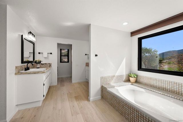 752 Singing Vista Drive, El Cajon, CA 92019