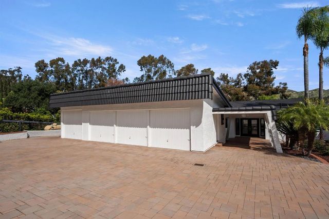 752 Singing Vista Drive, El Cajon, CA 92019