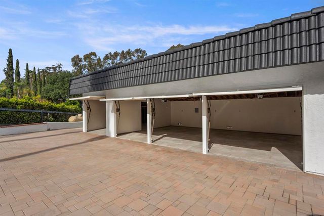 752 Singing Vista Drive, El Cajon, CA 92019