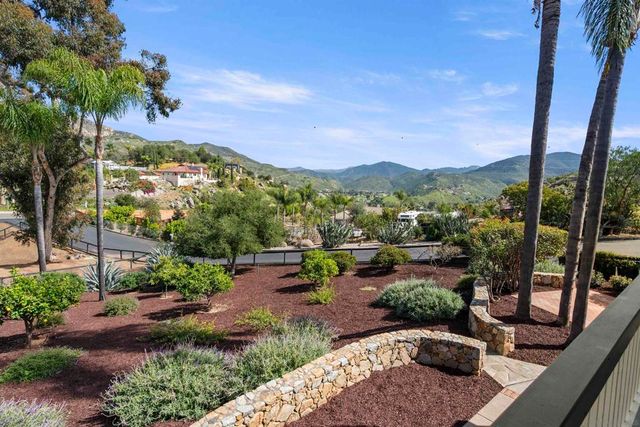 752 Singing Vista Drive, El Cajon, CA 92019