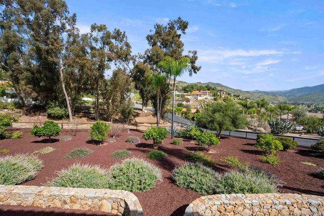 752 Singing Vista Drive, El Cajon, CA 92019