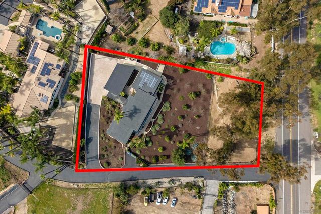 752 Singing Vista Drive, El Cajon, CA 92019