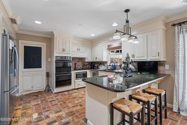 207 Southampton Road, Hattiesburg, MS 39401