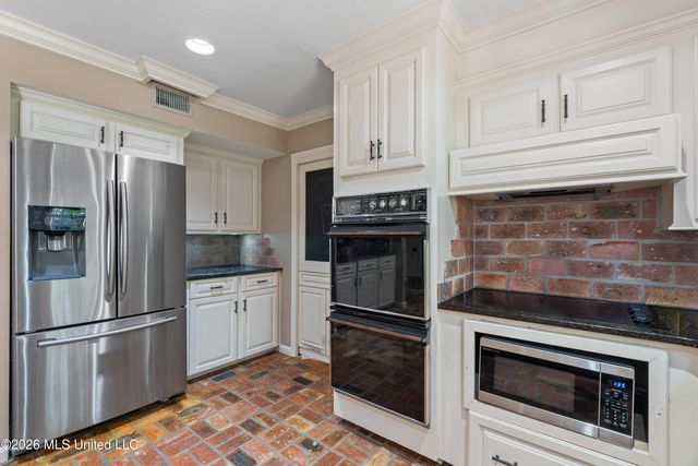 207 Southampton Road, Hattiesburg, MS 39401