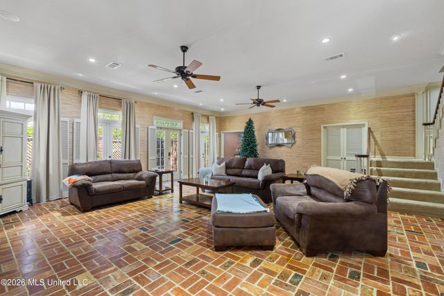207 Southampton Road, Hattiesburg, MS 39401