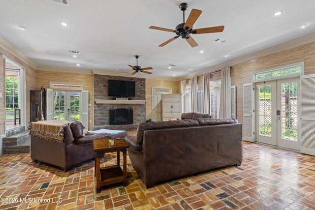 207 Southampton Road, Hattiesburg, MS 39401