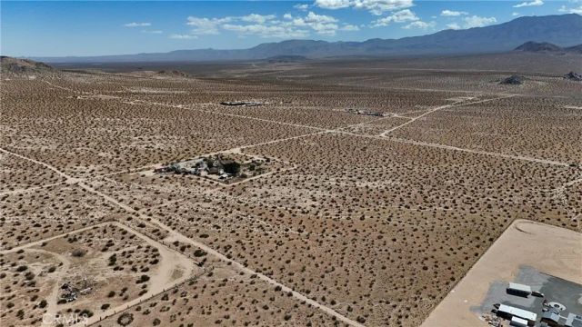 709 East End, Lucerne Valley, CA 92356