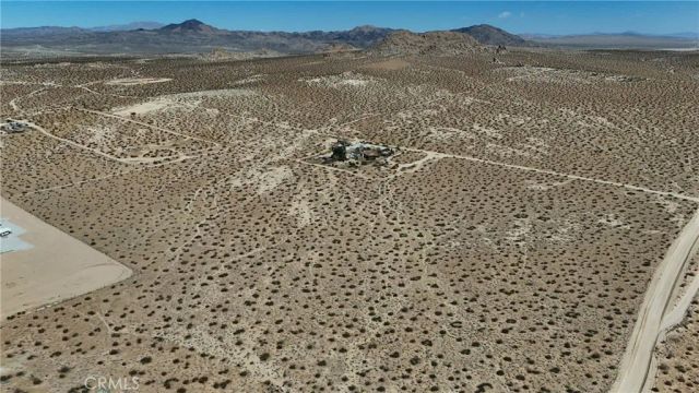 709 East End, Lucerne Valley, CA 92356