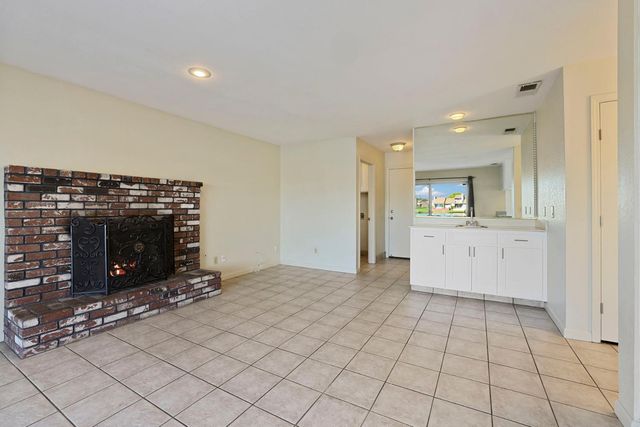 3267 Lakeshore Ct, Stockton, CA 95219