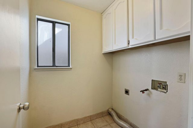 3267 Lakeshore Ct, Stockton, CA 95219
