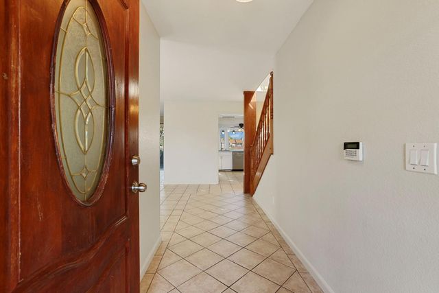 3267 Lakeshore Ct, Stockton, CA 95219