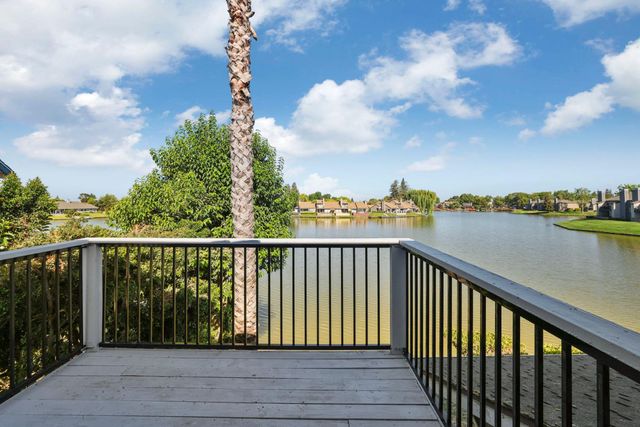 3267 Lakeshore Ct, Stockton, CA 95219