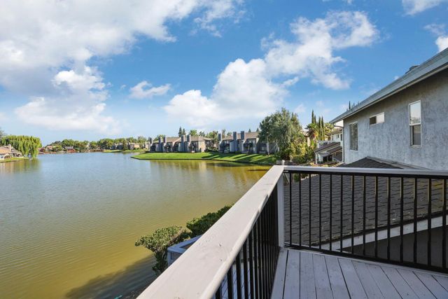 3267 Lakeshore Ct, Stockton, CA 95219