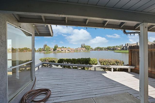 3267 Lakeshore Ct, Stockton, CA 95219
