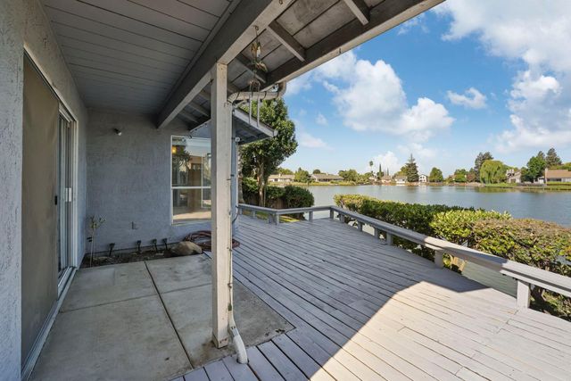 3267 Lakeshore Ct, Stockton, CA 95219