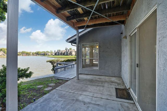 3267 Lakeshore Ct, Stockton, CA 95219
