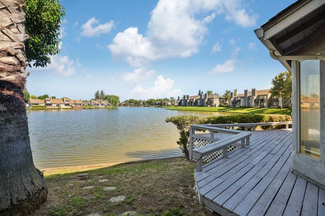 3267 Lakeshore Ct, Stockton, CA 95219