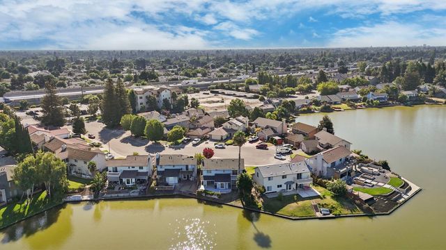 3267 Lakeshore Ct, Stockton, CA 95219