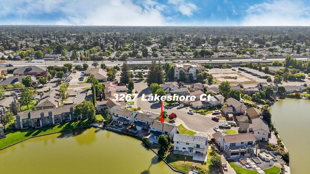 3267 Lakeshore Ct, Stockton, CA 95219